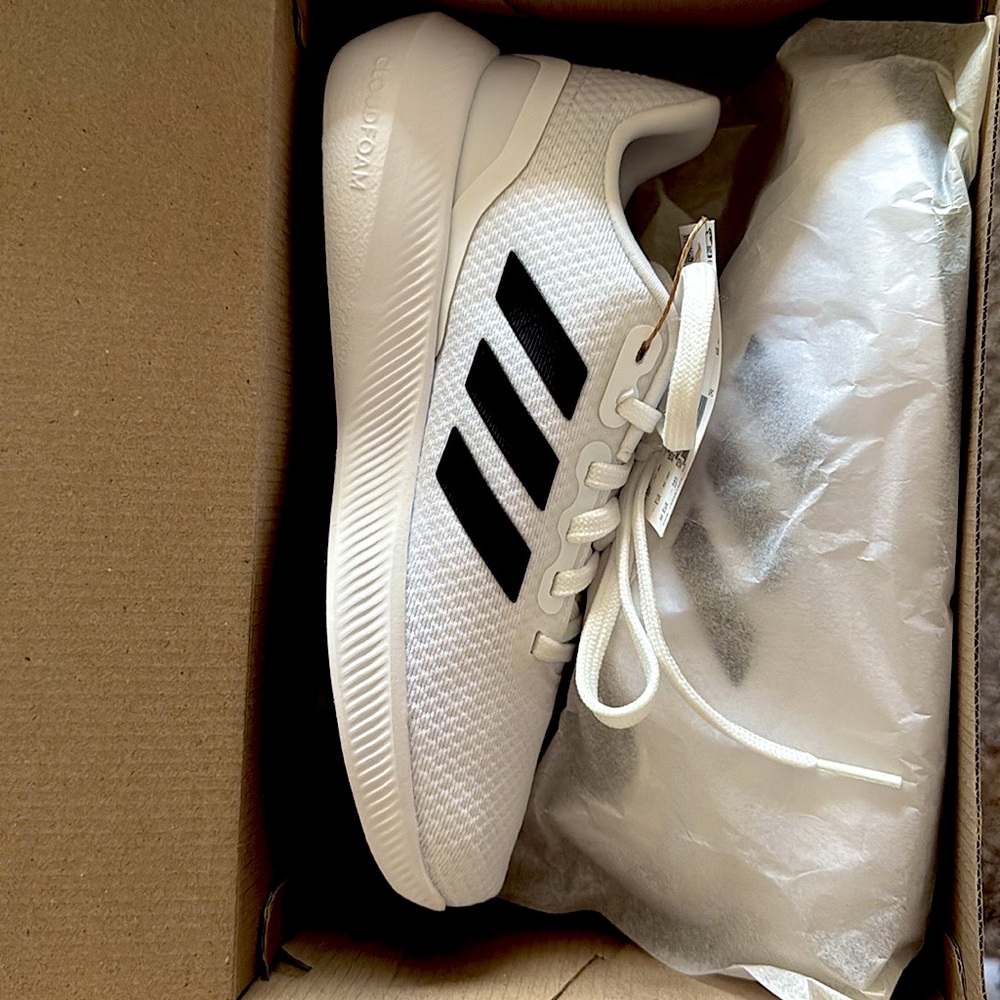 Addidas Cloud Foam Sneakers